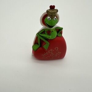 Vintage 1981 Kermit the Frog Prince of Hearts Figurine‎ Muppets Jim Henson Red